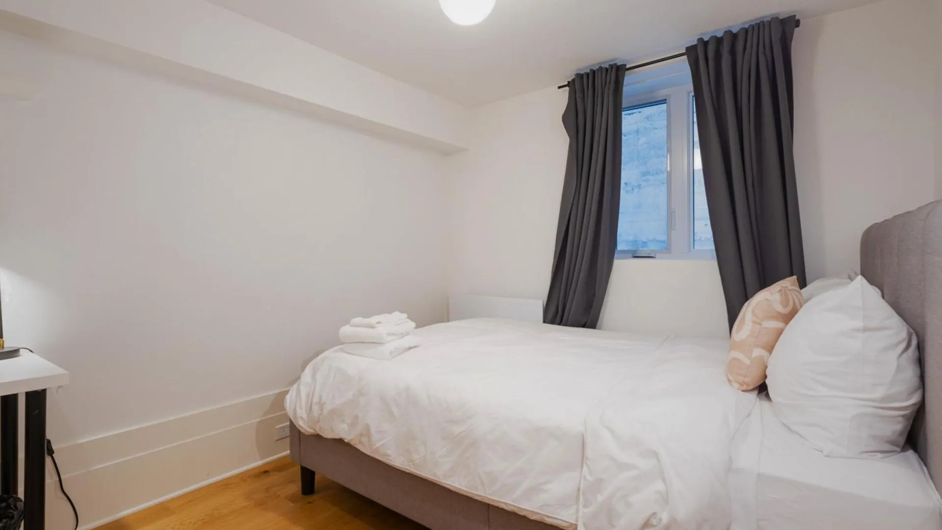 Ch-Apartments, Downtown Montréal Apartment