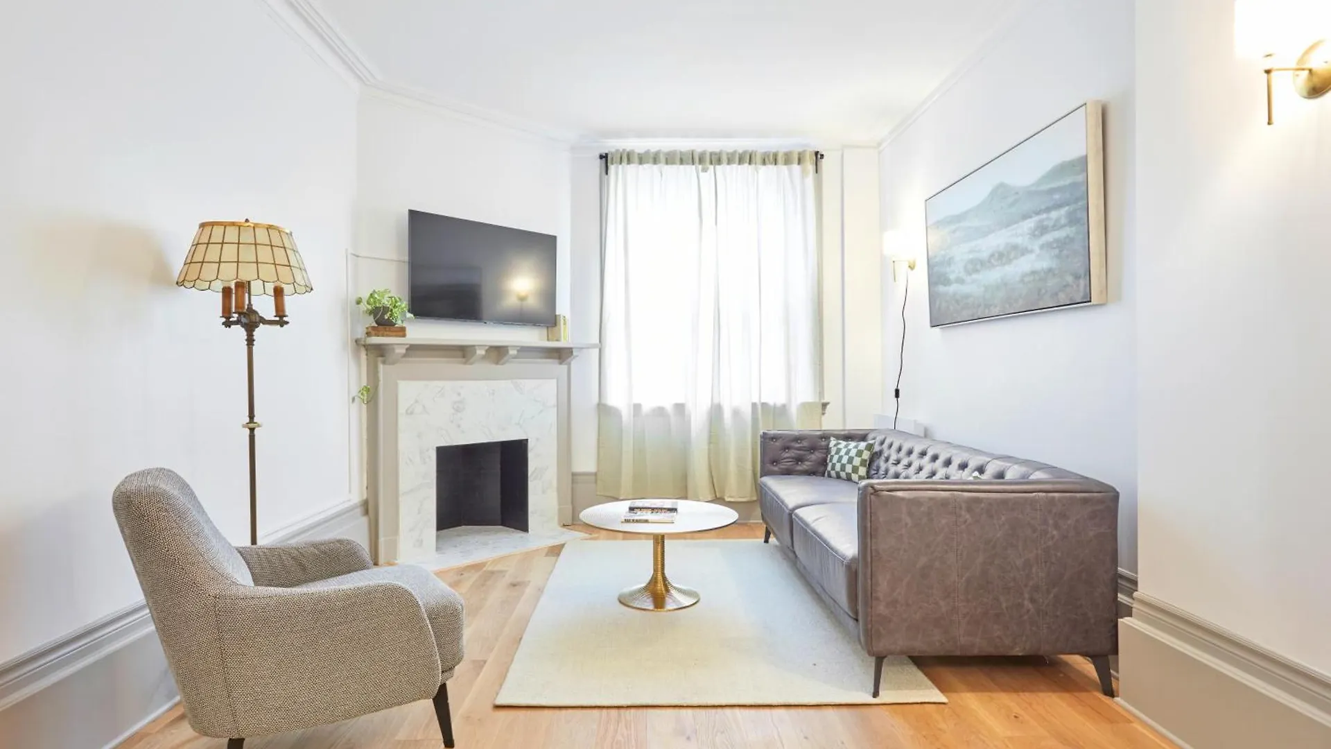 Ch-Apartments, Downtown Montréal Apartment