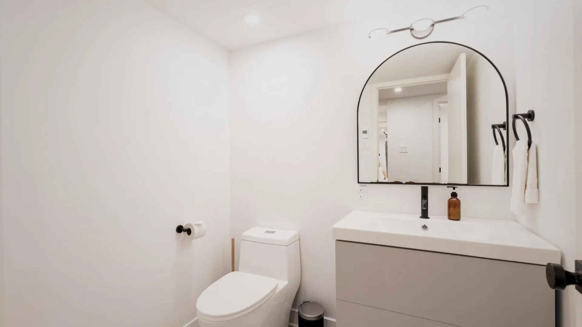 Ch-Apartments, Downtown Montreal 0*,