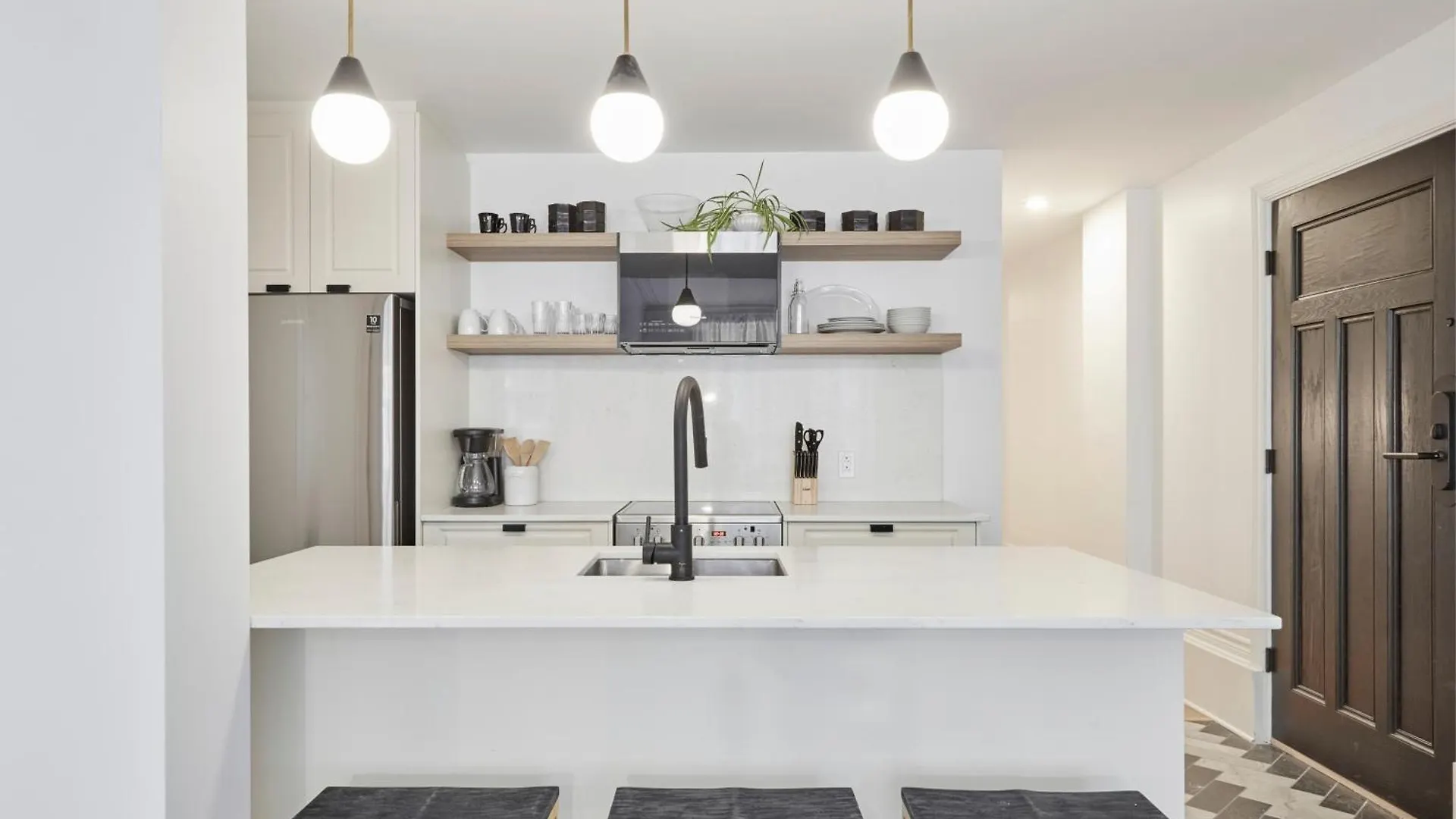 Ch-Apartments, Downtown Montreal 0*,  Canada